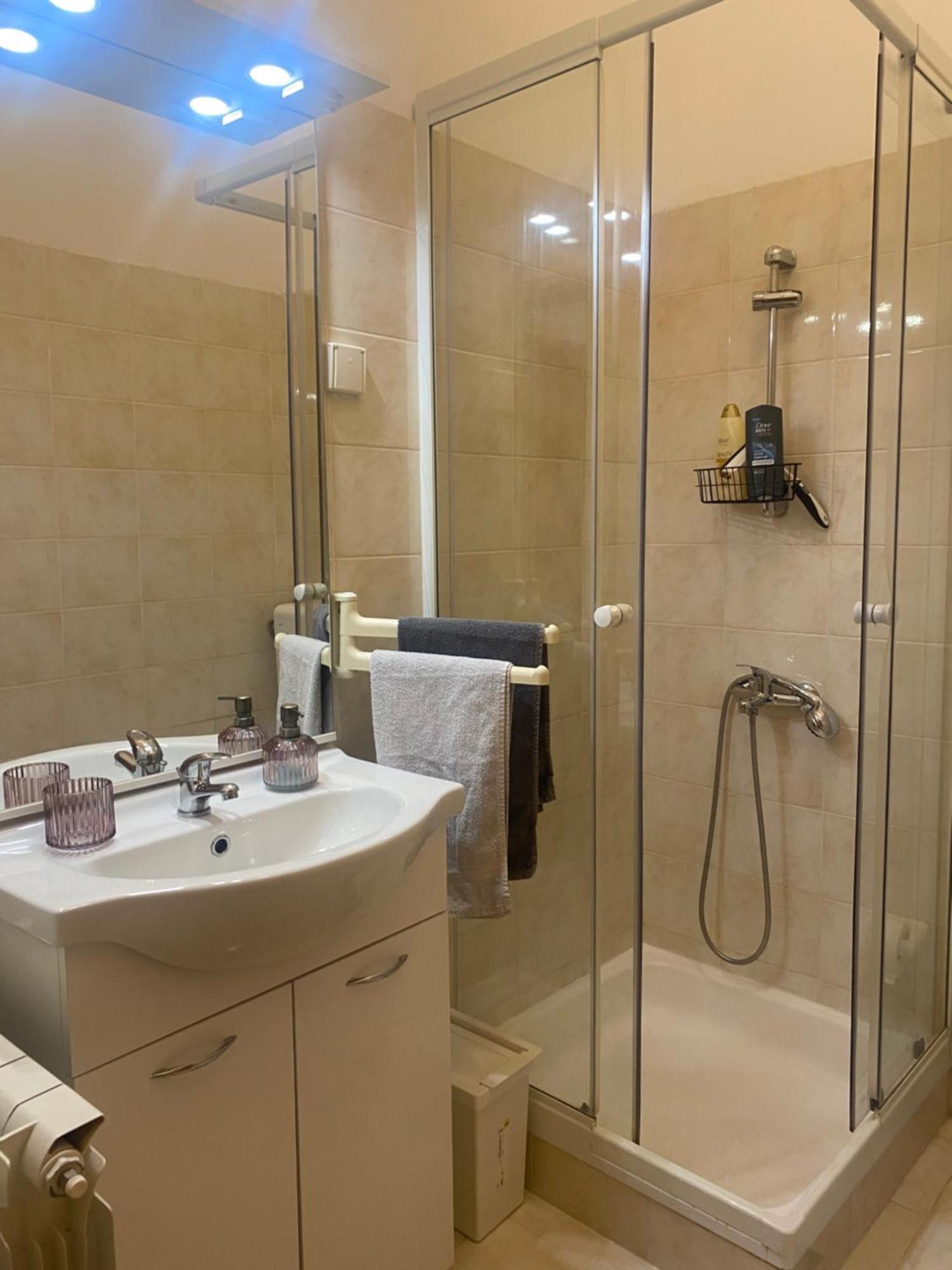 Apartment Lav *